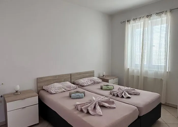 Seaview Apartments