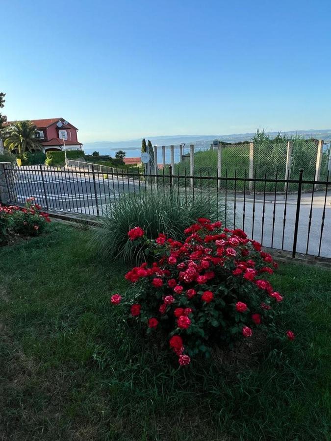 Seaview Apartment